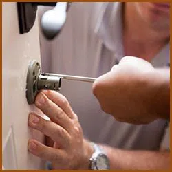 Interstate Locksmith Shop Mission, KS 913-364-2660 - 3-cheap-locksmith